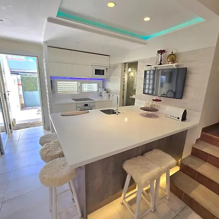 Townhouse Дом отдыха Адехе