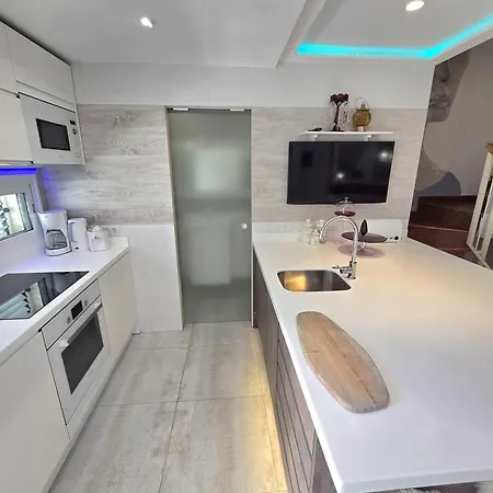 Townhouse Дом отдыха Адехе